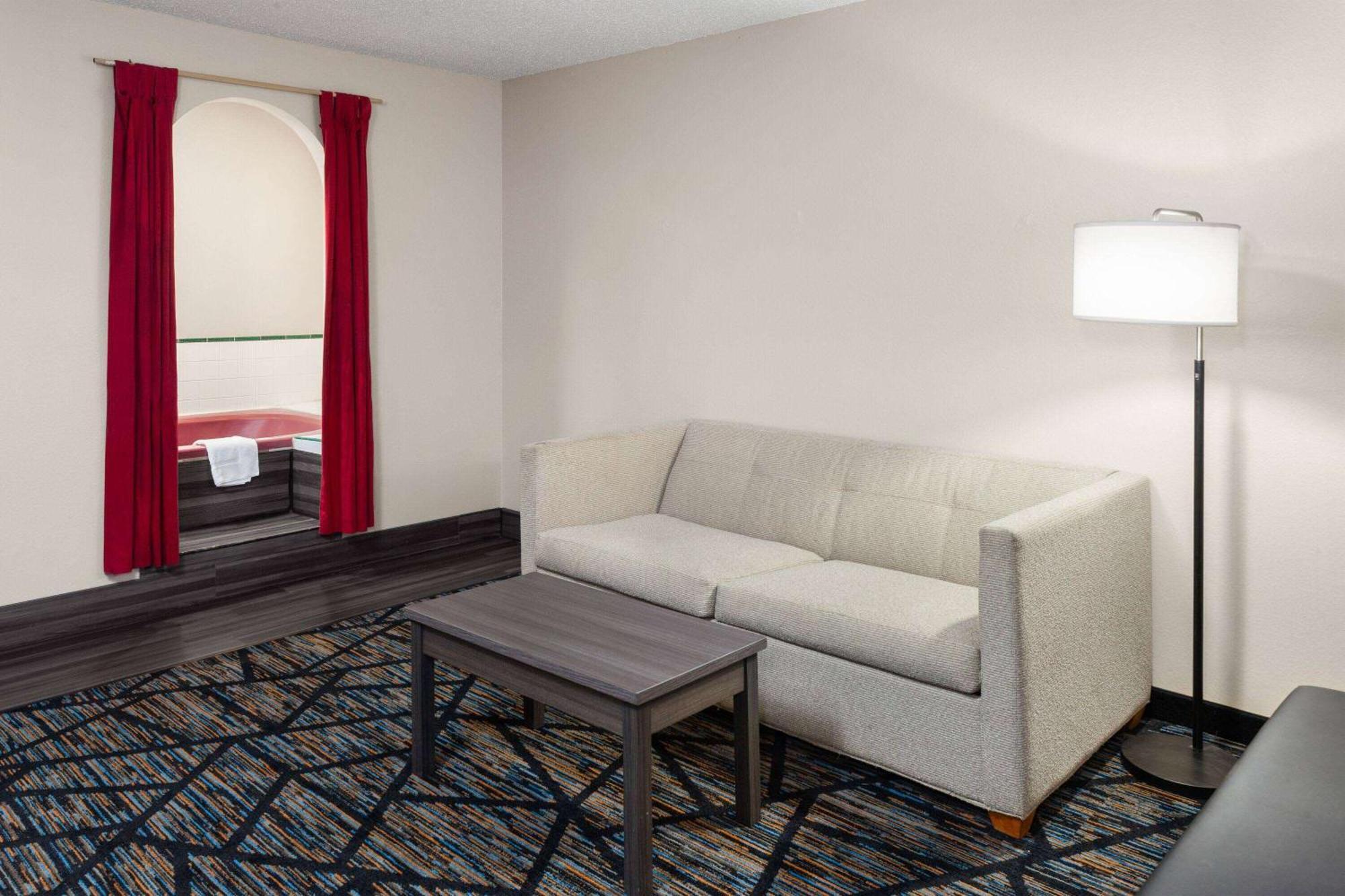 Super 8 By Wyndham Mt. Vernon Mount Vernon Esterno foto